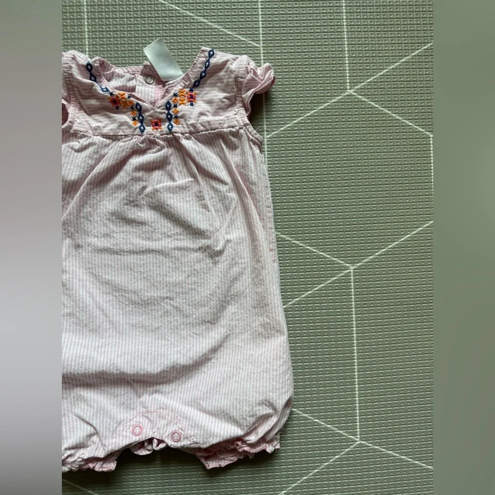 Carters|Baby girl light pink Striped bubble romper with floral embroidery•••9M
